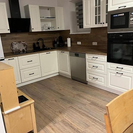 Apartmany Tobias Besiny Экстерьер фото