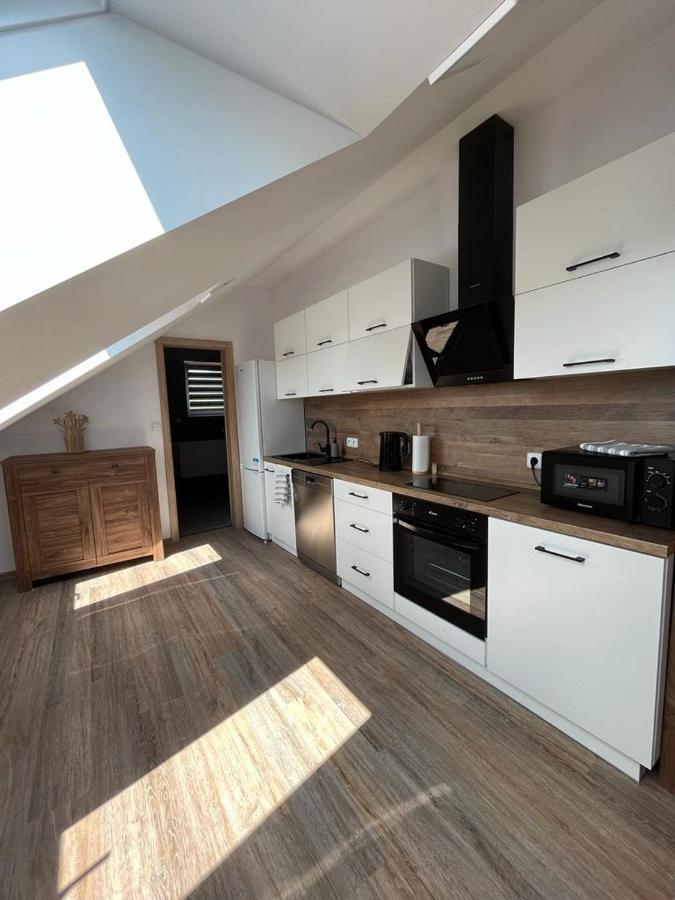 Apartmany Tobias Besiny Экстерьер фото
