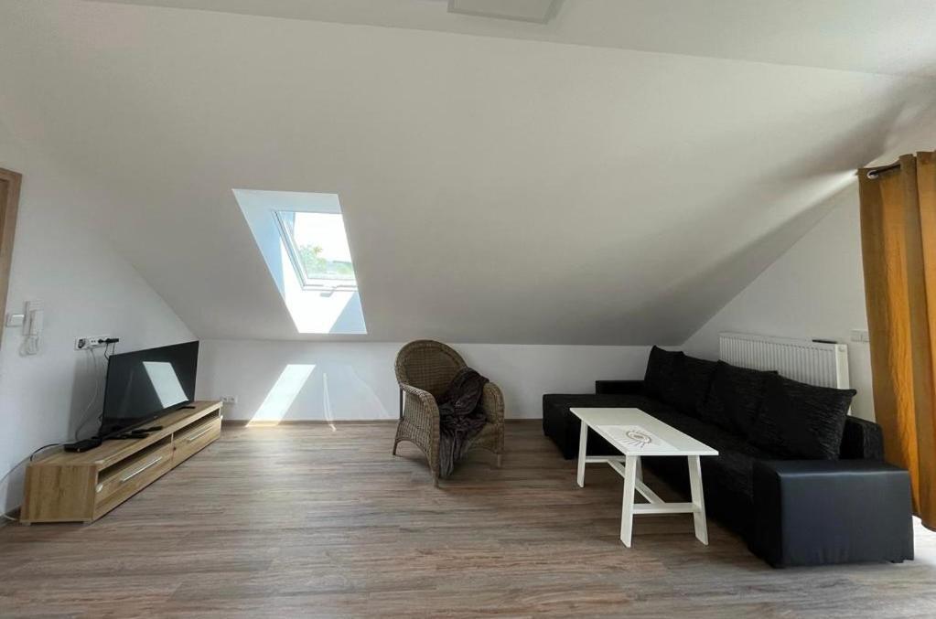 Apartmany Tobias Besiny Экстерьер фото